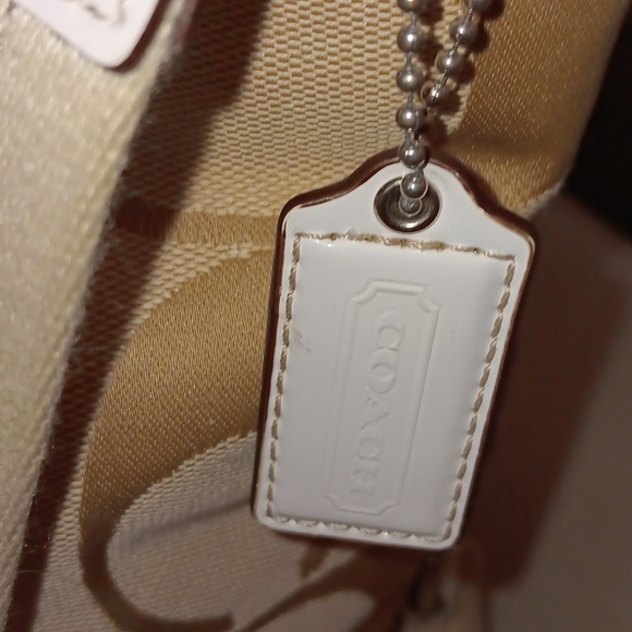 Coach beige signature crossbody bag - Picture 4 of 11